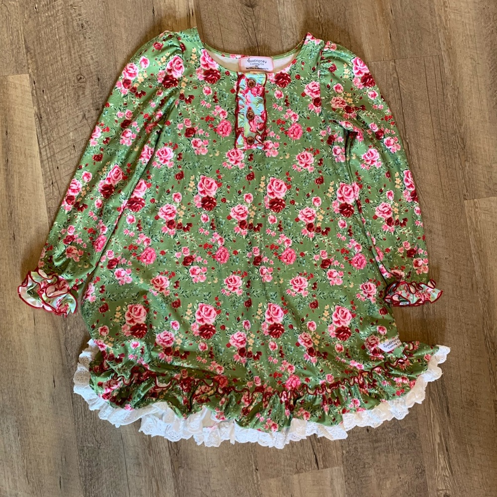 Sweethoney Gown EUC